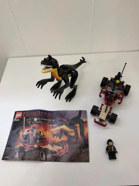 LEGO Dino Attack: Urban Avenger Vs. Raptor 7474 100 Complete with Manual No Box