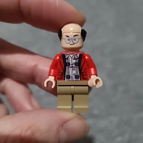 Seinfeld LEGO Ideas Minifigure 21328 George Costanza RETIRED HTF 