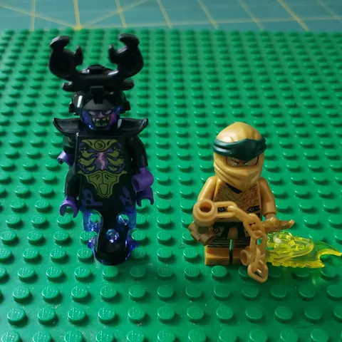 LEGO NINJAGO Minifigures Lot of 2 Gold Ninja w/ Chain & Green Weapon