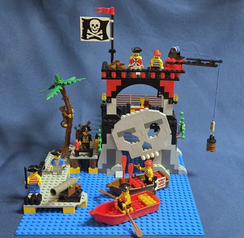 LEGO Pirates: Skull Island (6279) - mostly complete, see description