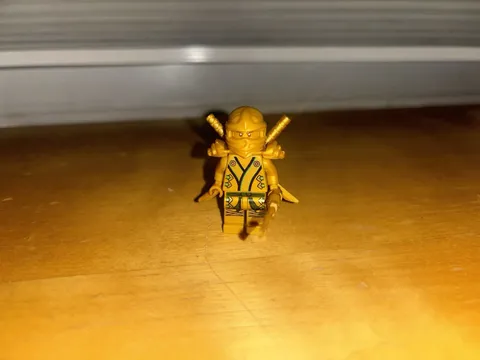 Lego Ninjago Lloyd Minifigure (Golden Ninja) - Final Battle: njo0073 70505