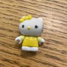 Hello Kitty Mini Figure Lego Stamped '76 11 Sanrio Yellow shirt & Bow