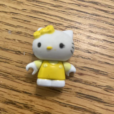 Hello Kitty Mini Figure Lego Stamped '76 11 Sanrio Yellow shirt & Bow