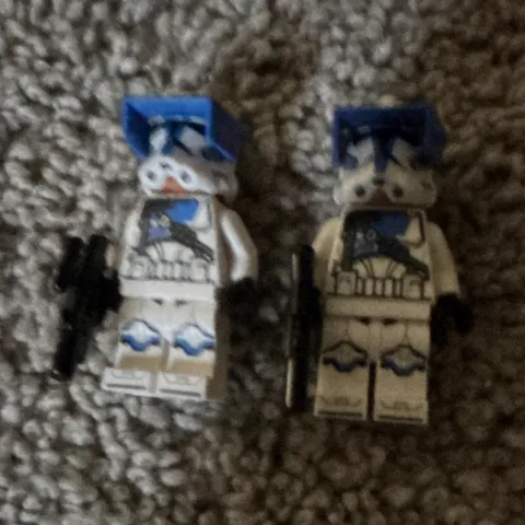 LEGO Star Wars Clone Trooper Minifigure Lot of 2 w/ Blasters