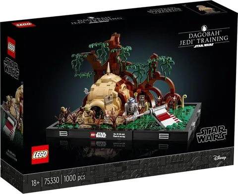 LEGO 75330 Star Wars Planet Dagobah Jedi Training Ground