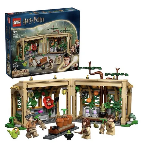 LEGO Harry Potter: Hogwarts Castle: Herbology Class (76445)