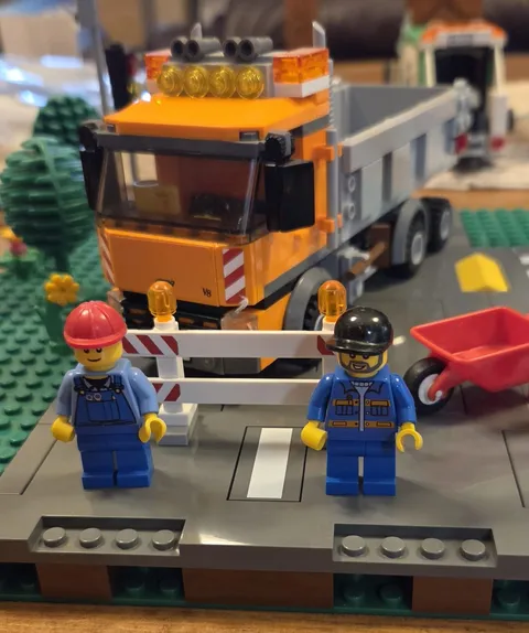 LEGO CITY Tipper Truck Set # 4434 100% Complete minifigs lot 2012 Retired No Box