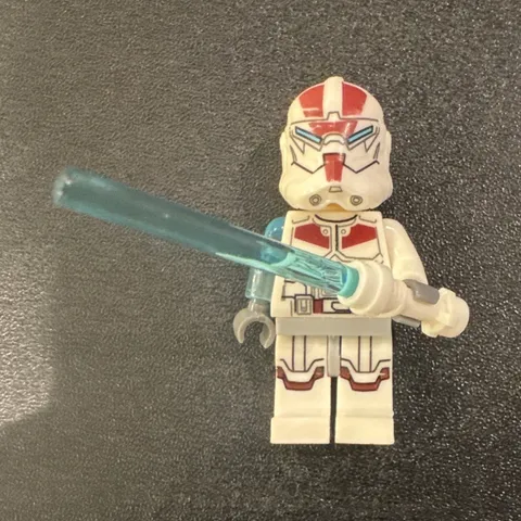 LEGO STAR WARS: Jek-14 with lightsaber