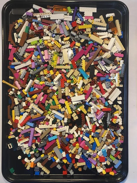 Lego 1X Blocks (Lot 4.02) – Random Selection of Sizes and Colors