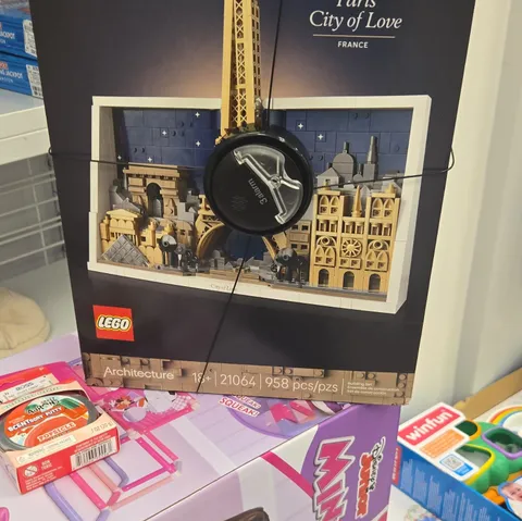 LEGO Architecture Paris City of Love 21064 Skylines 958 pcs Age 18+