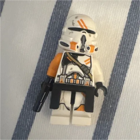 LEGO Star Wars Clone Trooper Minifigure White Orange Markings with Blaster