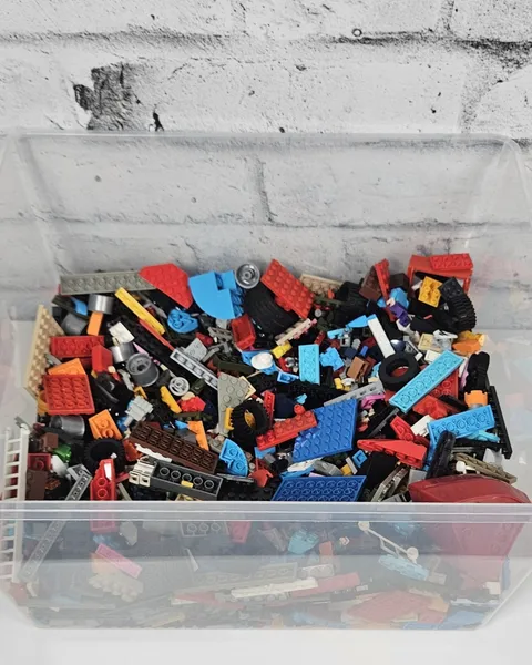 LEGO Mixed Bulk Lot 5.5lb (2.5Kg) Bricks Parts Pieces Minifigures Mystery Bundle