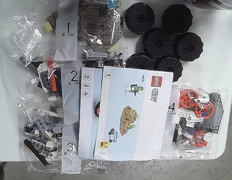 VT087: LEGO City Space Explorer Rover & Alien Life (60431) NIB