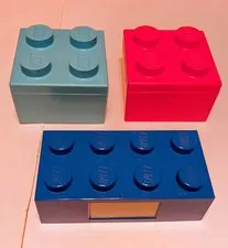 Lego Blue Clock & 2 Storage Brick Cubes Red Blue  Stackable 4 Stud Box Container