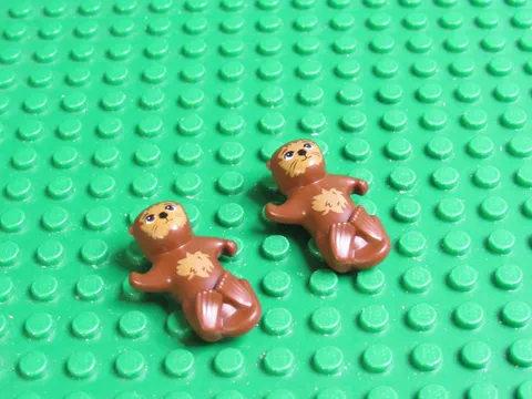 Lot 2 LEGO Floating Otter Lying Back Black Nose minifigs Fur Friends Animal F54