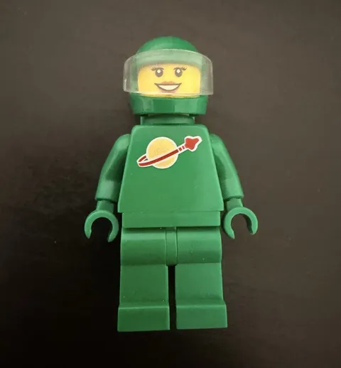 Lego Classic Space Green Astronaut Yve 21109 with Airtanks Ideas Minifigure