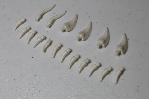 Numerous LEGO Animal Barbs / Horns / Teeth / Claws - White