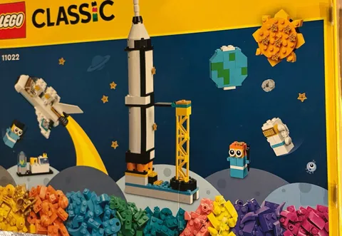 LEGO Classic 11022 Space Mission Space Set Over 4.5 Pounds