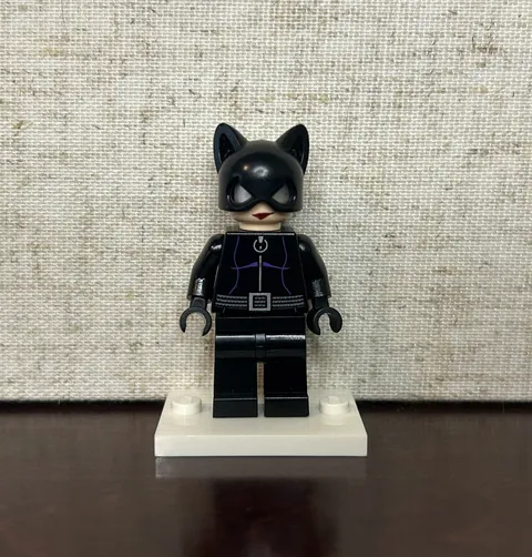 2006 LEGO Batman Catwoman Minifigure 7779 bat003