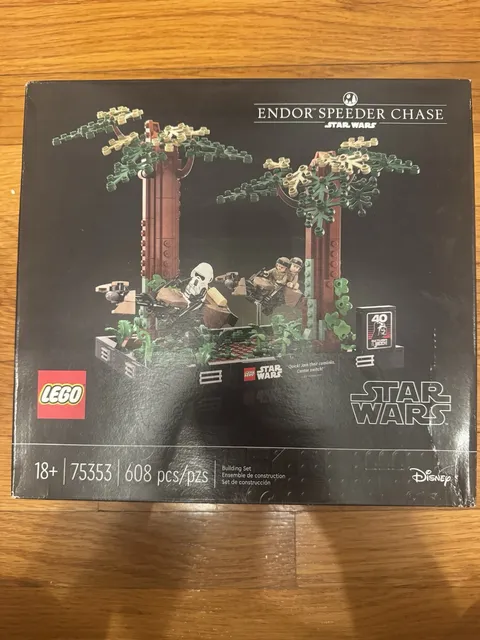 LEGO Star Wars: Endor Speeder Chase Diorama (75353)