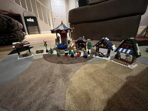 LEGO Creator Expert: Winter Village Market  RETIRED
