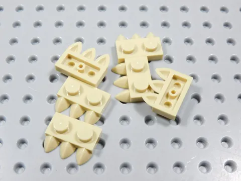 LEGO Lot of 6 Tan 1x2 Modified Plates w/ 3 Teeth Claws BQ
