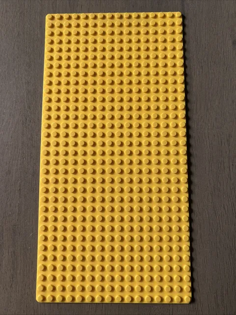 LEGO 3857 Yellow Baseplate 16 x 32 - 1 Piece