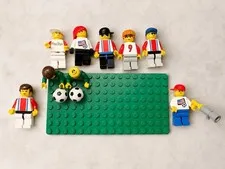 Vintage LEGO Soccer Minifigure Lot 7 Players 2 Balls + 2 Green #10 Torsos