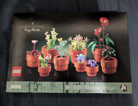 LEGO Icons Botanical Collection Tiny Plants 10329 Set 758 pcs 18+