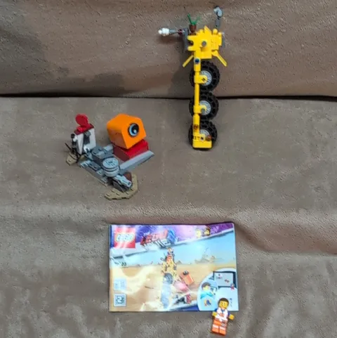 LEGO The LEGO Movie 2 70823 Emmet’s Thricycle! 174pc  W/Instructions Complete.