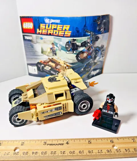 LEGO The Dark Knight Trilogy: The Bat vs. Bane: Tumbler Chase 76001