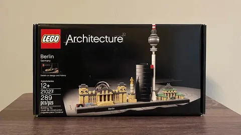 LEGO ARCHITECTURE : Berlin Skyline 21027 (NIB)