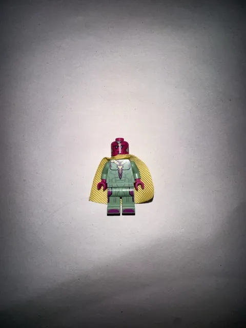 Lego Vision Minifigure Yellow Spot Marvel Super Heroes 76103 76067 sh0303