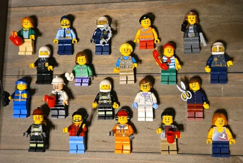 Lot Of 20 Lego CITY / TOWN Minifigures!  Families Firemen Police Construction +