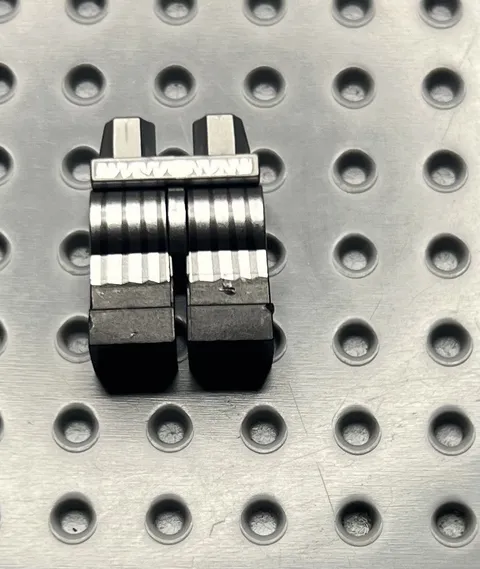 LEGO 970c00pb1276 Jonah Van Ness que005 Replacement Legs silver black Queer Eye