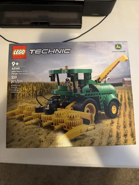 LEGO TECHNIC: John Deere 9700 Forage Harvester
