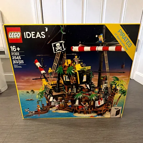 LEGO Ideas 21322 Pirates of Barracuda Bay Complete Set 2545 pcs Retired