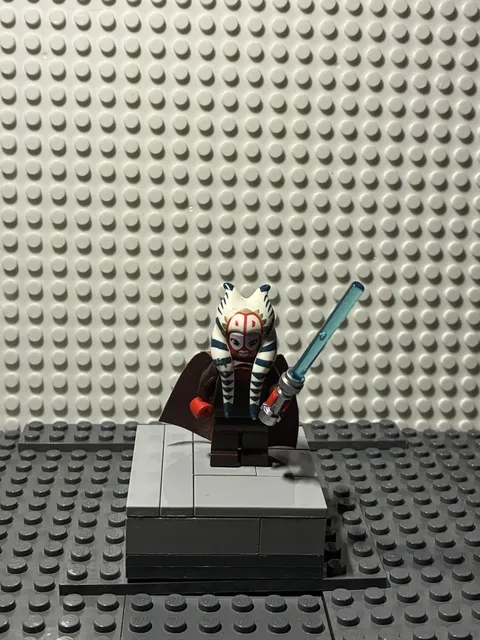 LEGO Star Wars Shaak ti Minifigure w/ Blue Lightsaber & Cape MINT CONDITION