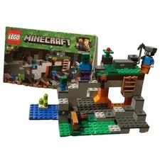 LEGO Minecraft The Zombie Cave #21141 Opened and Built Set Missing Pieces No Box