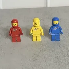 LEGO Classic Space Minifigure Lot – Red, Blue, Yellow, Lot Of 3 Astronaut