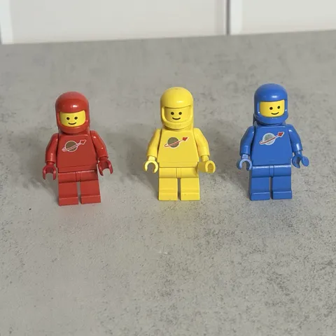 LEGO Classic Space Minifigure Lot – Red, Blue, Yellow, Lot Of 3 Astronaut