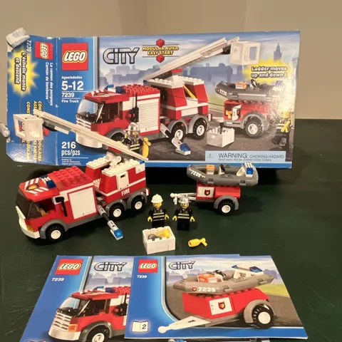 LEGO City Fire: Fire Truck #7239 Complete Set w/ box & instructions
