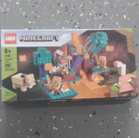 LEGO Minecraft The Warped Forest 21168 Boxed Building Set 287 pcs Age 8+