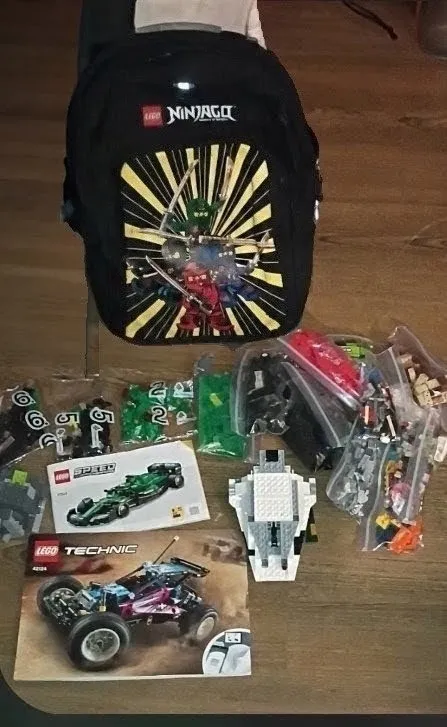 LEGOS - Mixed Lot, Over 700 Pcs. Star Wars, Fortnite,Skylander, ,Figures, Random