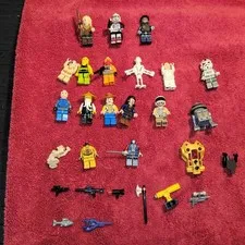 LEGO 16 Characters With Extras Guns Knife Vintage Toy Game Old
