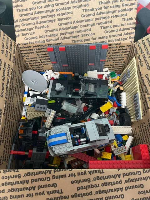 8 Lbs LEGO Mixed Bulk Lot Unsorted Parts Pieces Minifigs Plates Used