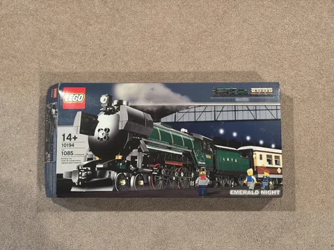 LEGO 10194 Emerald Night Advanced Models Used Good Condition 100% Complete w Box