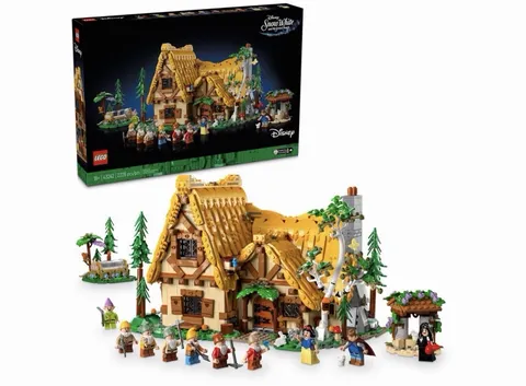 LEGO Disney Snow White And The Seven Dwarves Cottage 43242 Retired Unopened