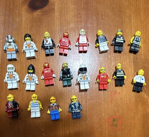 LEGO Assorted Minifigures Lot Bundle - Multiple mini figures. Lot of 20