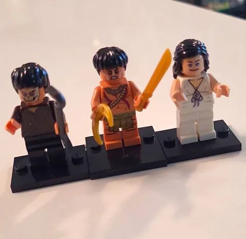 LEGO Indiana jones minnie figures .